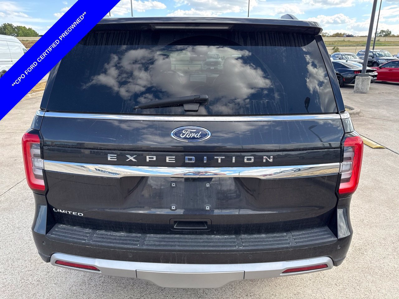 Used 2024 Ford Expedition Limited RWD image 10