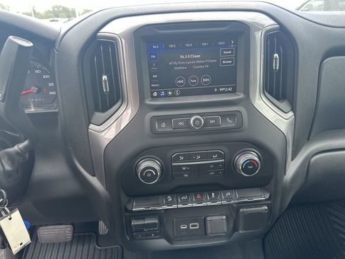 Certified 2021 Chevrolet Silverado 1500 W/T w/ Z71 Off-Road Package AWD/4WD image 13