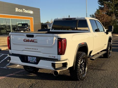 Used 2022 GMC Sierra 2500 AT4 image 8