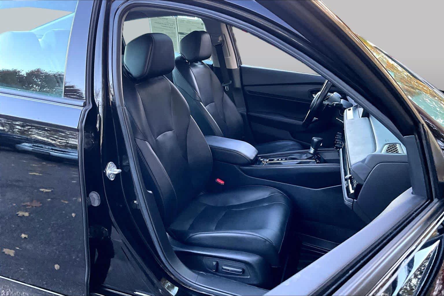 Used 2023 Honda Accord Touring image 7