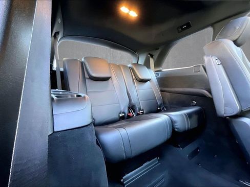 Used 2022 Mercedes-Benz GLS 450 4MATIC image 25