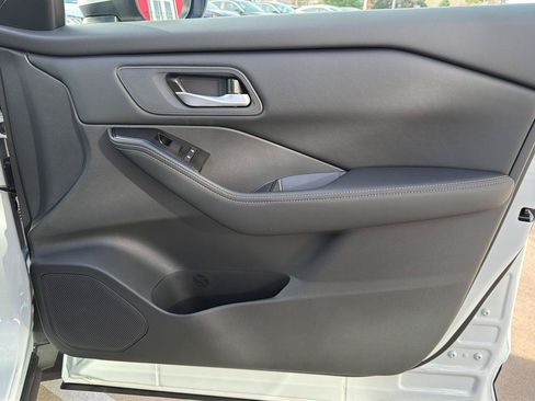 Used 2026 Nissan Rogue SV AWD/4WD image 34