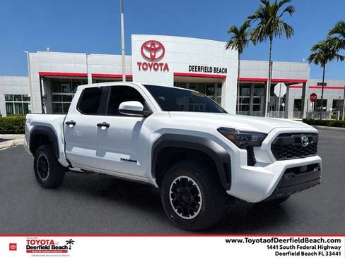 Certified 2024 Toyota Tacoma TRD Sport AWD/4WD image 1