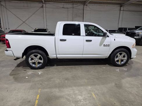Used 2018 RAM 1500 Express AWD/4WD image 19