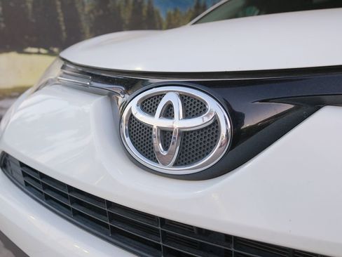 Used 2016 Toyota RAV4 XLE FWD image 17