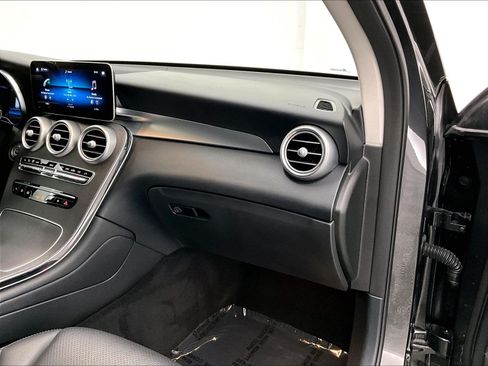Used 2022 Mercedes-Benz GLC 300 image 20