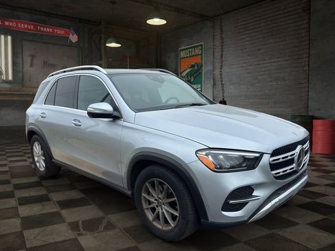 Used 2025 Mercedes-Benz GLE 350 4MATIC image 2
