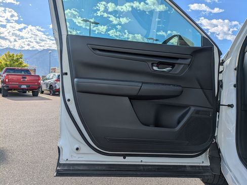 Used 2023 Honda CR-V EX image 15