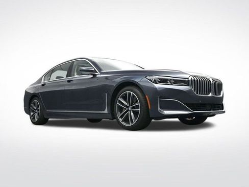 Used 2020 BMW 750i xDrive image 32