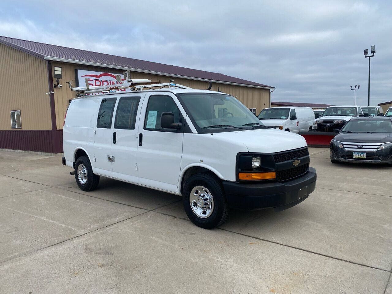 Used 2015 Chevrolet Express 2500 RWD image 4