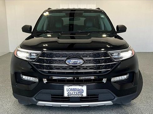 Used 2023 Ford Explorer XLT image 2