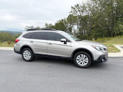 Used 2019 Subaru Outback 2.5i Premium AWD/4WD image 7