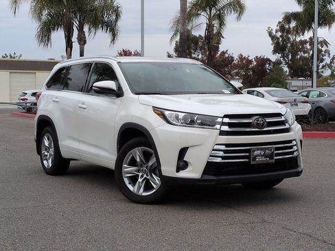 Used 2019 Toyota Highlander Limited image 2