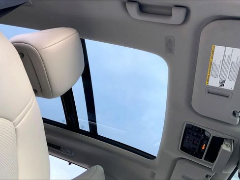 Used 2024 Toyota Grand Highlander XLE image 14