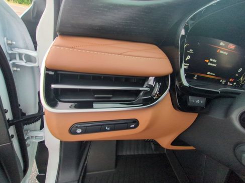 Used 2027 INFINITI QX60 Autograph w/ Dark Cargo Package AWD/4WD image 16