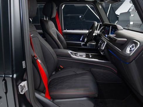 Used 2025 Mercedes-Benz G 63 AMG 4MATIC image 25