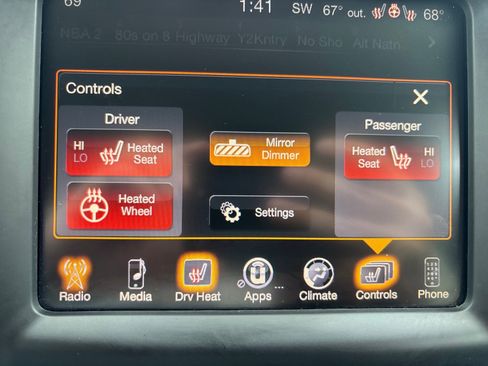 Used 2016 Jeep Cherokee Latitude w/ Comfort/Convenience Group AWD/4WD image 32