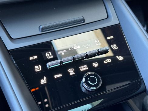 New 2025 Porsche Macan Electric image 22