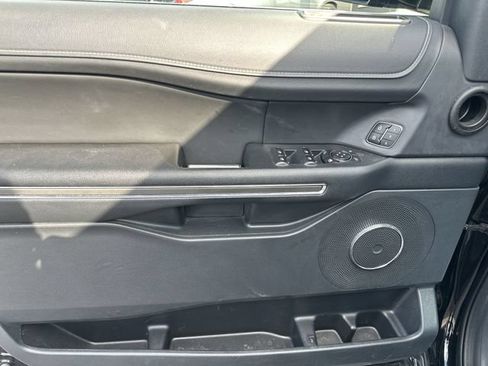 Used 2022 Ford Expedition XLT RWD image 15