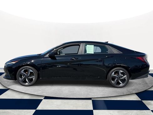Certified 2023 Hyundai Elantra SEL w/ Convenience Package FWD image 3