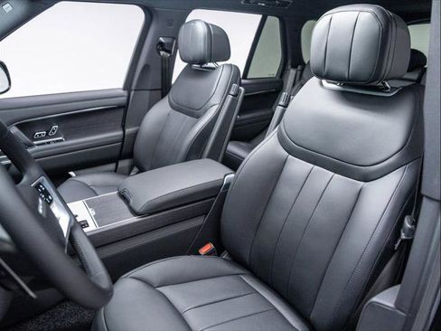 New 2025 Land Rover Range Rover SE image 15