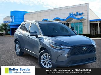 Used 2022 Toyota Corolla Cross LE video 1