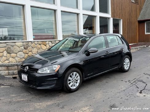 Used 2016 Volkswagen Golf S image 1