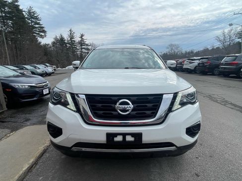 Used 2017 Nissan Pathfinder S image 2