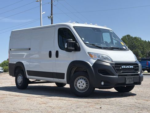 Used 2025 RAM ProMaster 2500 w/ Convenience Group FWD image 5