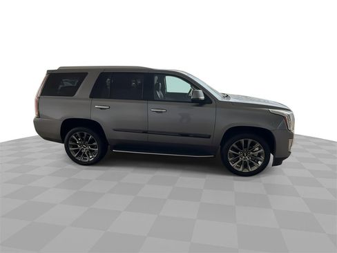 Certified 2020 Cadillac Escalade Luxury w/ Escalade Sport Edition image 9