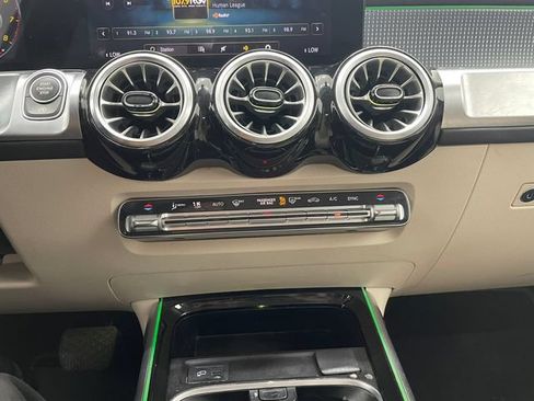 Certified 2022 Mercedes-Benz GLB 250 4MATIC image 4
