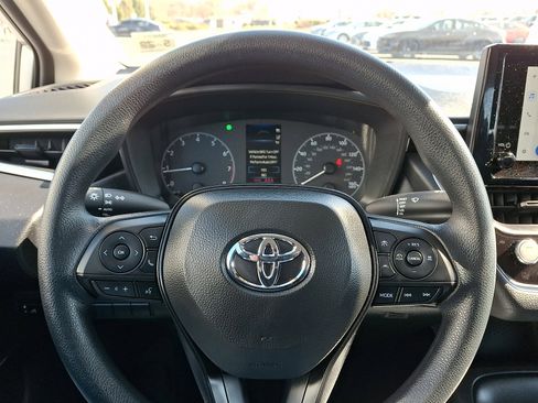 Used 2024 Toyota Corolla LE w/ LE Convenience Package image 18