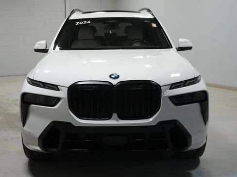 Used 2024 BMW X7 xDrive40i w/ M Sport Package image 12