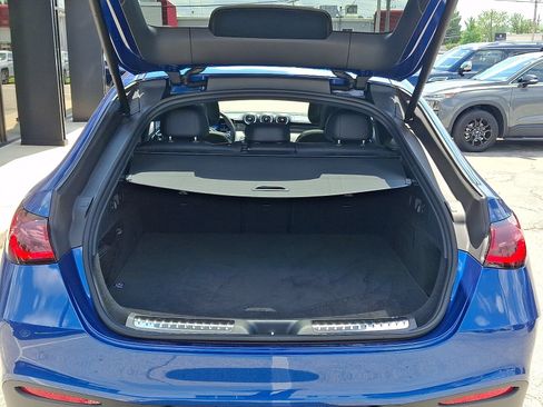 Used 2025 Mercedes-Benz GLC 300 4MATIC image 28