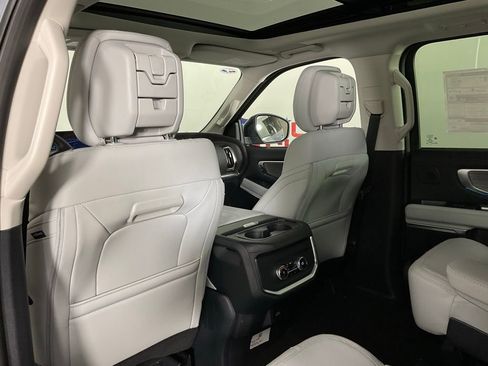 New 2026 Ford Expedition Platinum w/ Driver's Package image 15