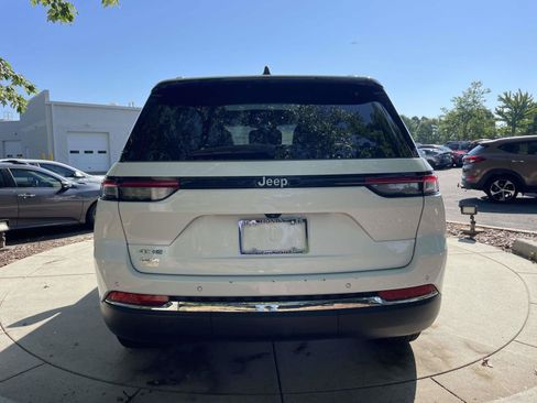 Used 2024 Jeep Grand Cherokee Limited 4xe AWD/4WD image 9