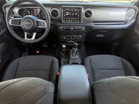 Used 2023 Jeep Wrangler Unlimited Sahara AWD/4WD image 10