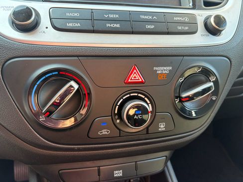 Used 2022 Hyundai Accent SEL FWD image 17