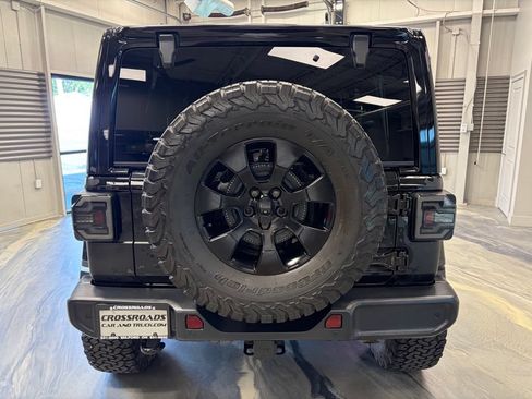 Used 2018 Jeep Wrangler Unlimited Sahara w/ Dual Top Group AWD/4WD image 40