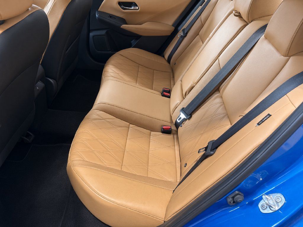 Used 2021 Nissan Sentra SV w/ SV Premium Package FWD image 6