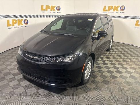 New 2026 Chrysler Voyager LX FWD image 11