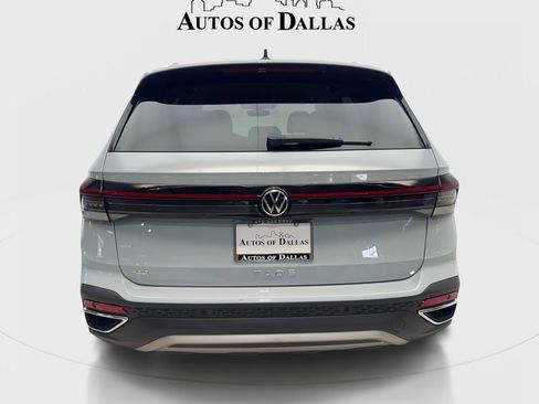 Used 2025 Volkswagen Taos SE FWD image 7