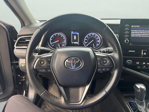 Used 2021 Toyota Camry SE FWD image 6