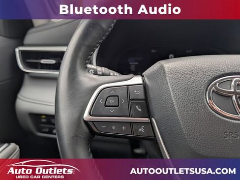 Used 2023 Toyota Highlander Platinum AWD/4WD image 18