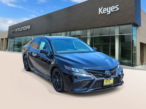 Used 2024 Toyota Camry XSE w/ Cold Weather Package FWD image 3