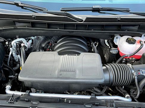 New 2025 GMC Yukon XL AT4 w/ LPO, Get Active Package image 11