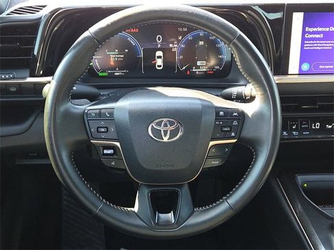 Used 2024 Toyota Crown XLE image 13