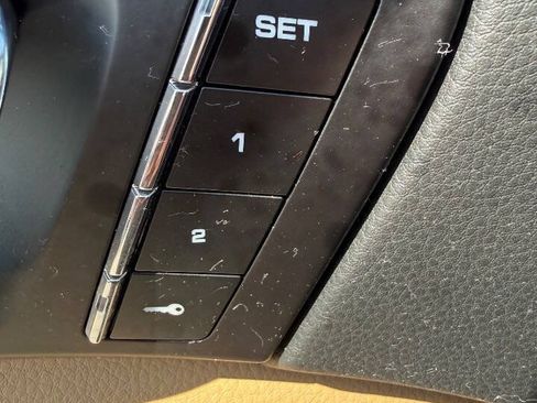 Used 2017 Porsche Cayenne AWD/4WD image 25