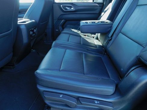 Used 2023 Chevrolet Suburban LT image 23