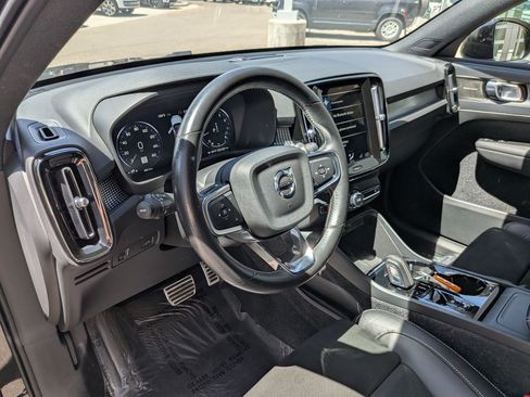 Used 2021 Volvo XC40 T5 R-Design w/ Advanced Package AWD/4WD image 15
